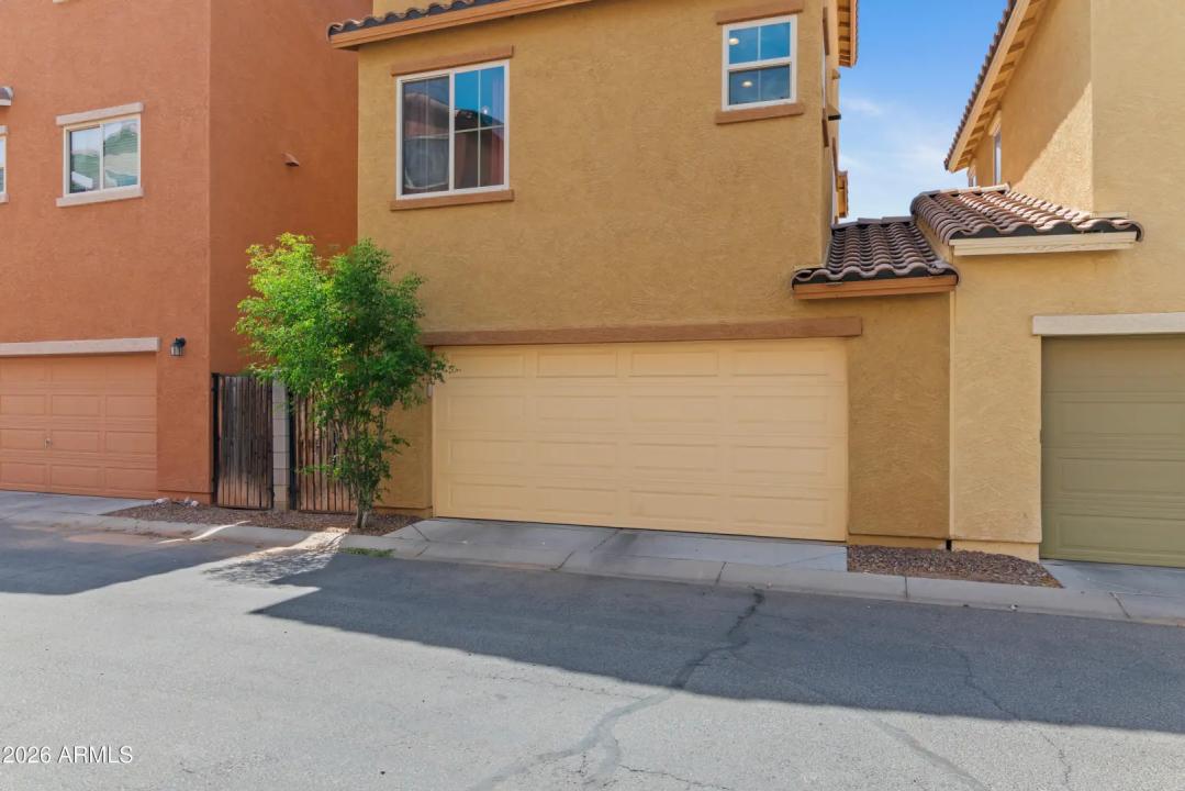 Real Estate Picture 7