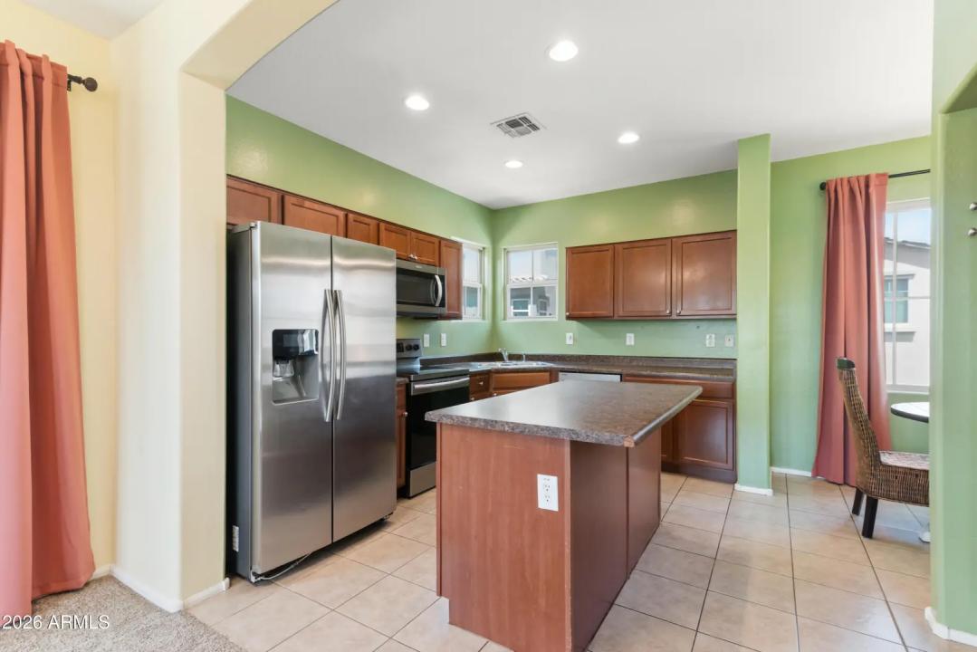 Real Estate Picture 14