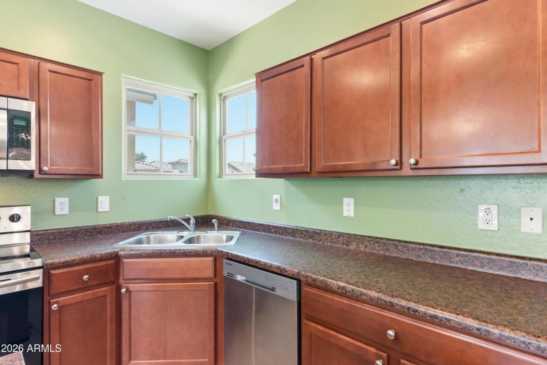 Real Estate Picture 15