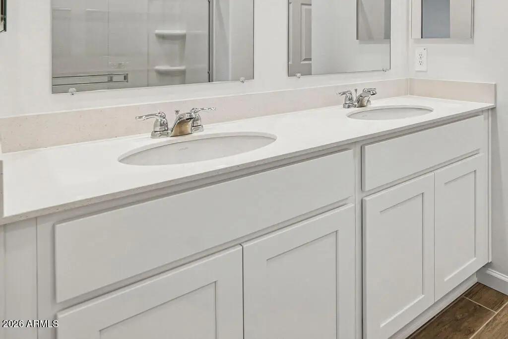 Real Estate Picture 8