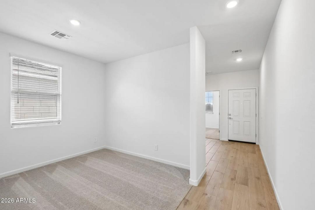 Real Estate Picture 11
