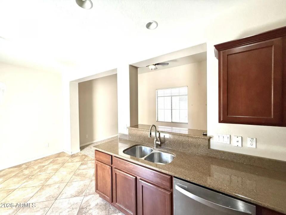 Real Estate Picture 5