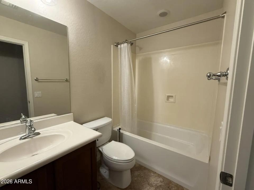Real Estate Picture 15