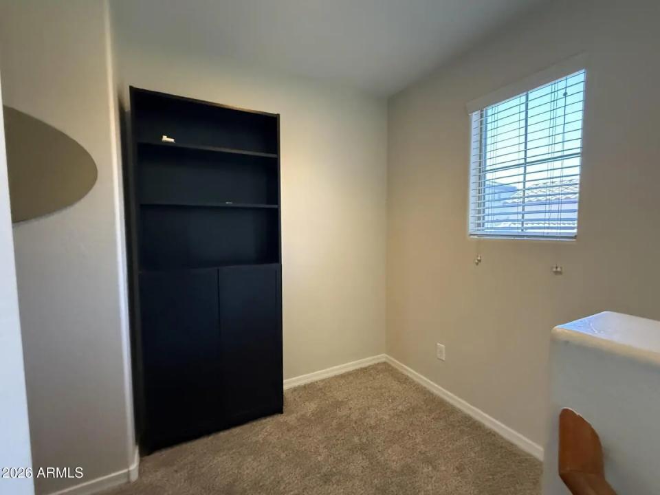 Real Estate Picture 16