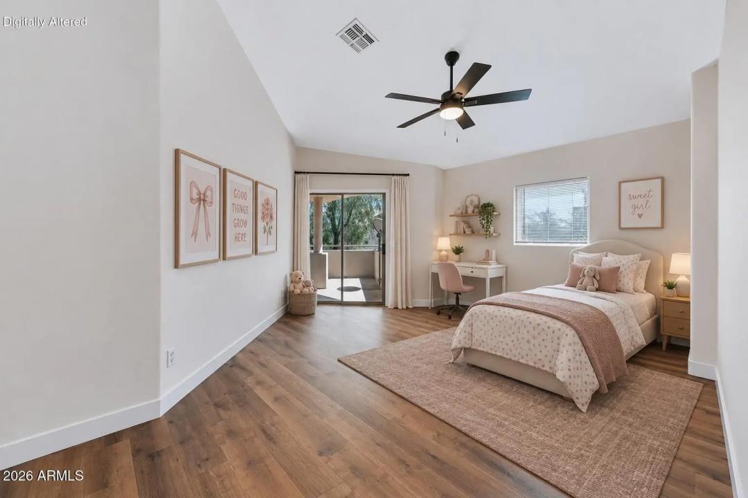 Real Estate Picture 7