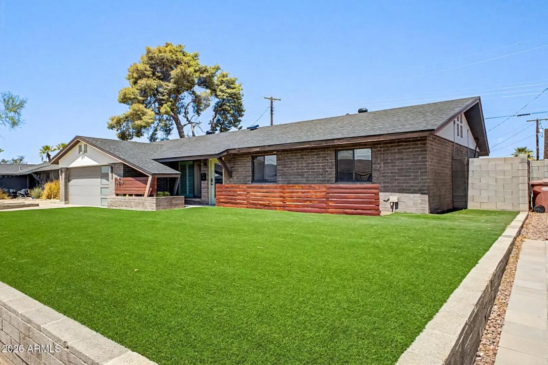 Real Estate Picture 4
