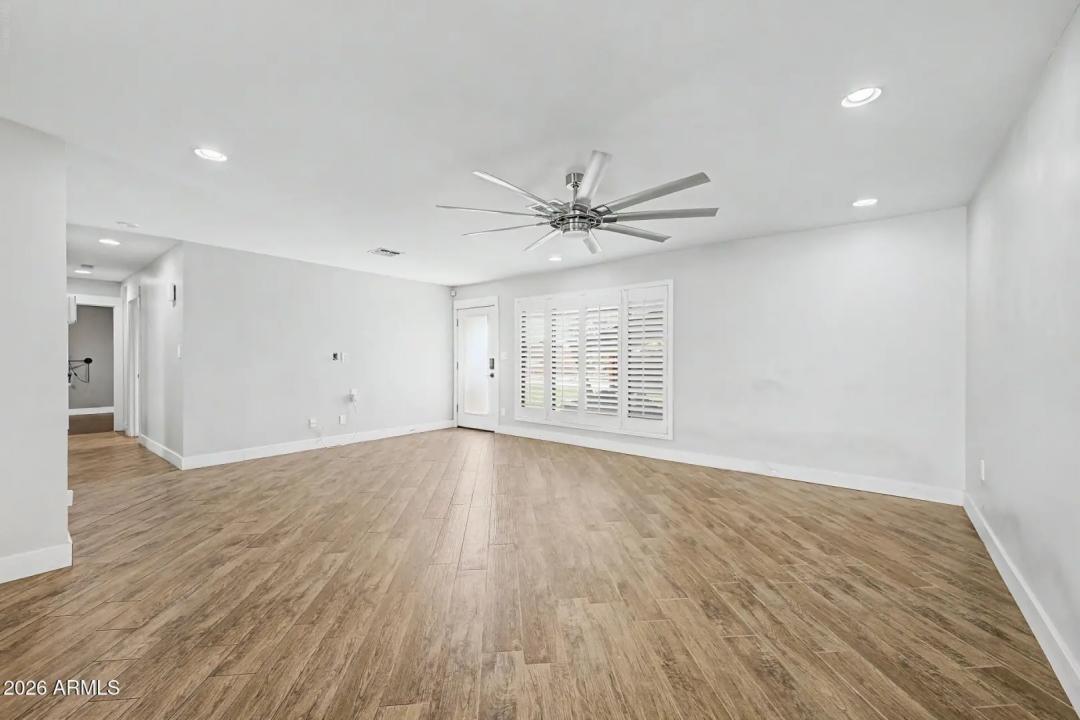 Real Estate Picture 8