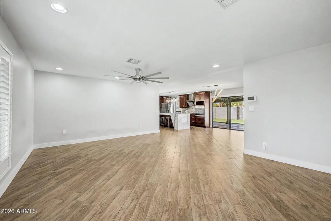 Real Estate Picture 6