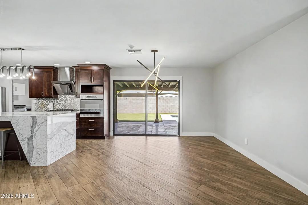 Real Estate Picture 9