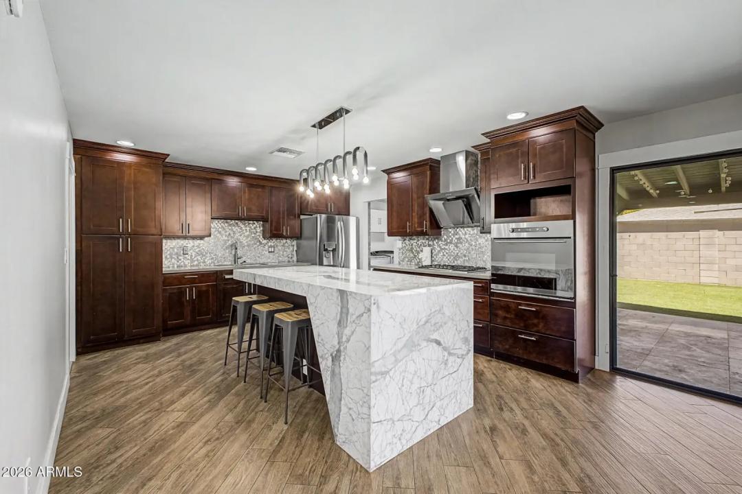 Real Estate Picture 10