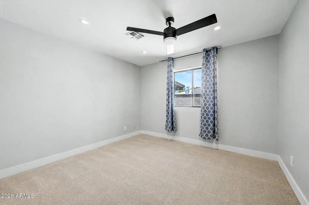 Real Estate Picture 20