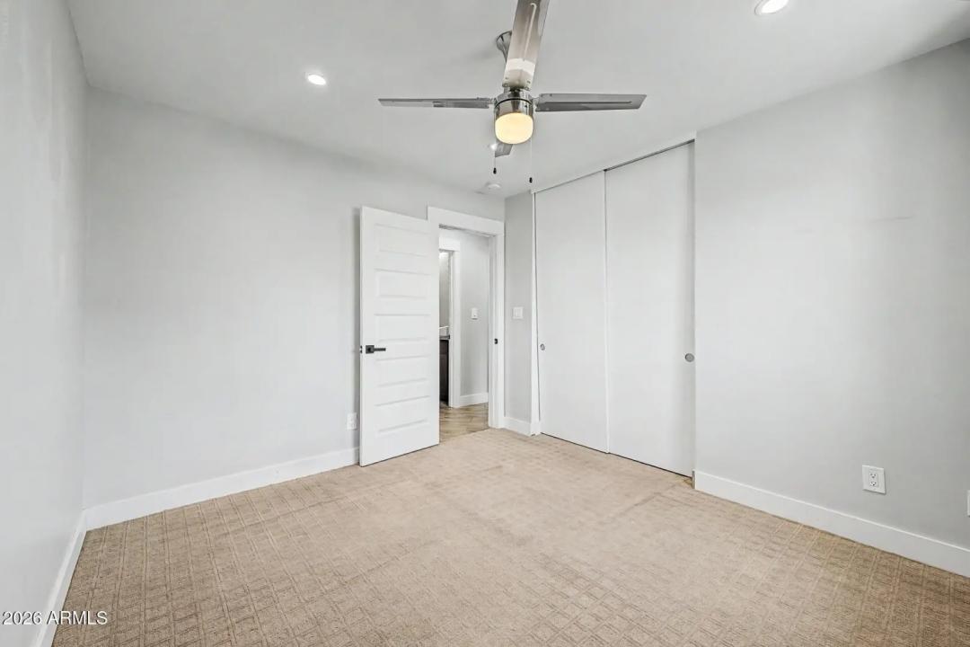 Real Estate Picture 23