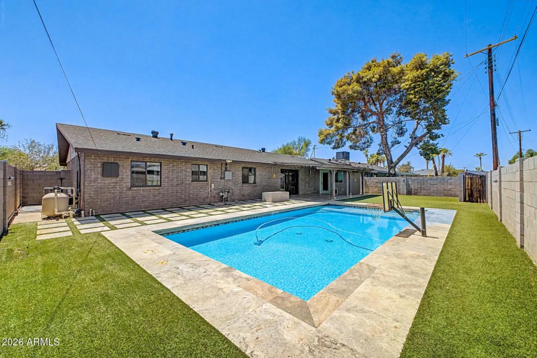 Real Estate Picture 30