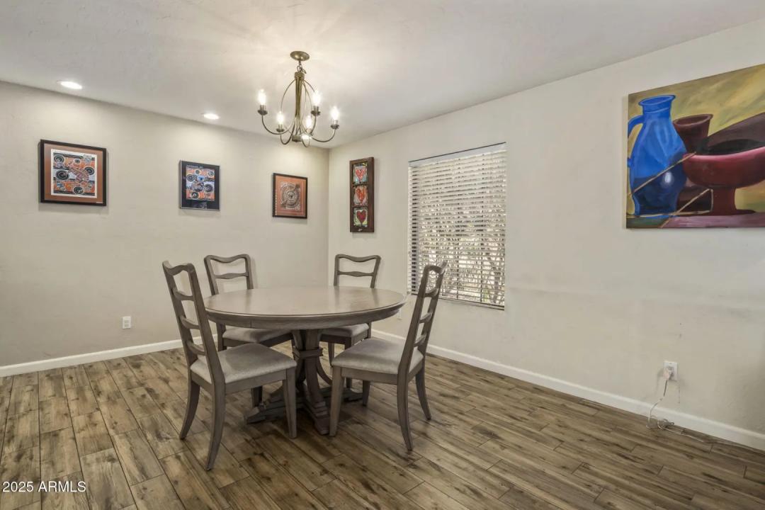 Real Estate Picture 8