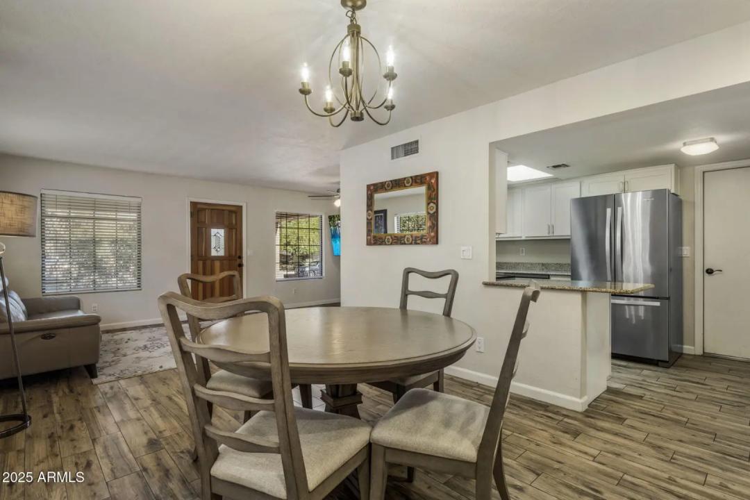 Real Estate Picture 9