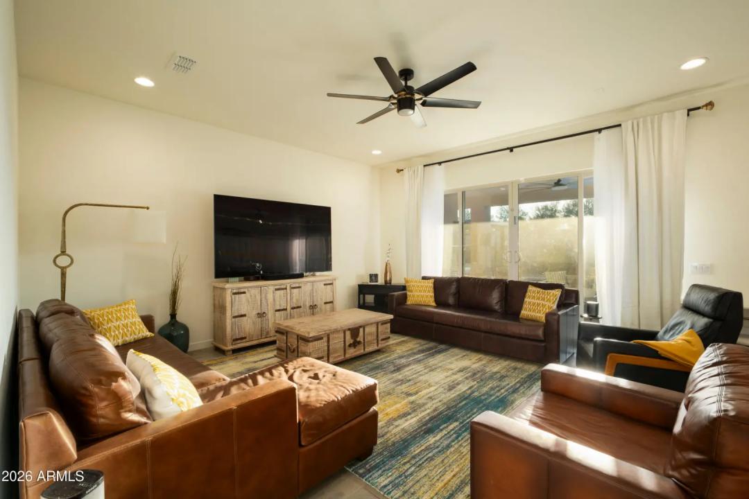 Real Estate Picture 10