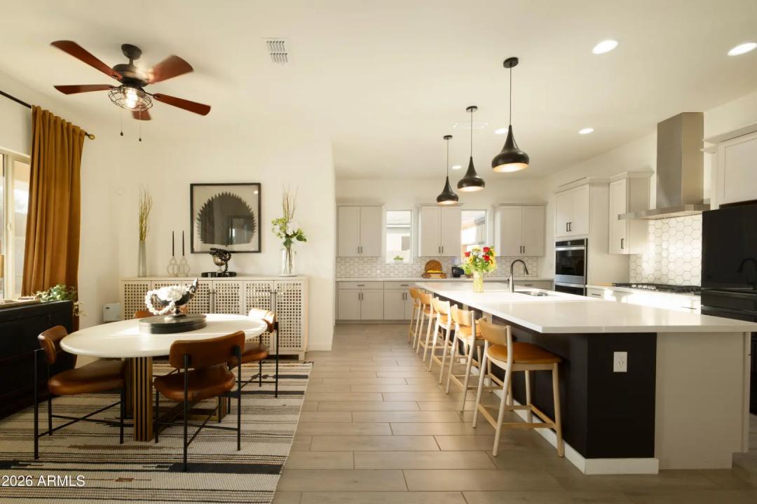 Real Estate Picture 5