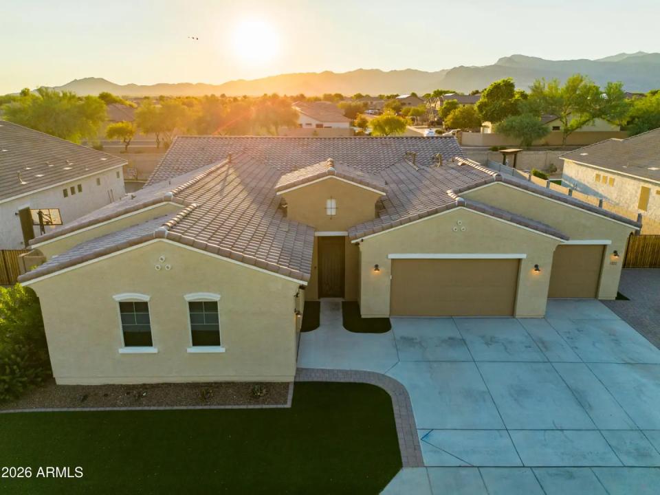 Real Estate Picture 1