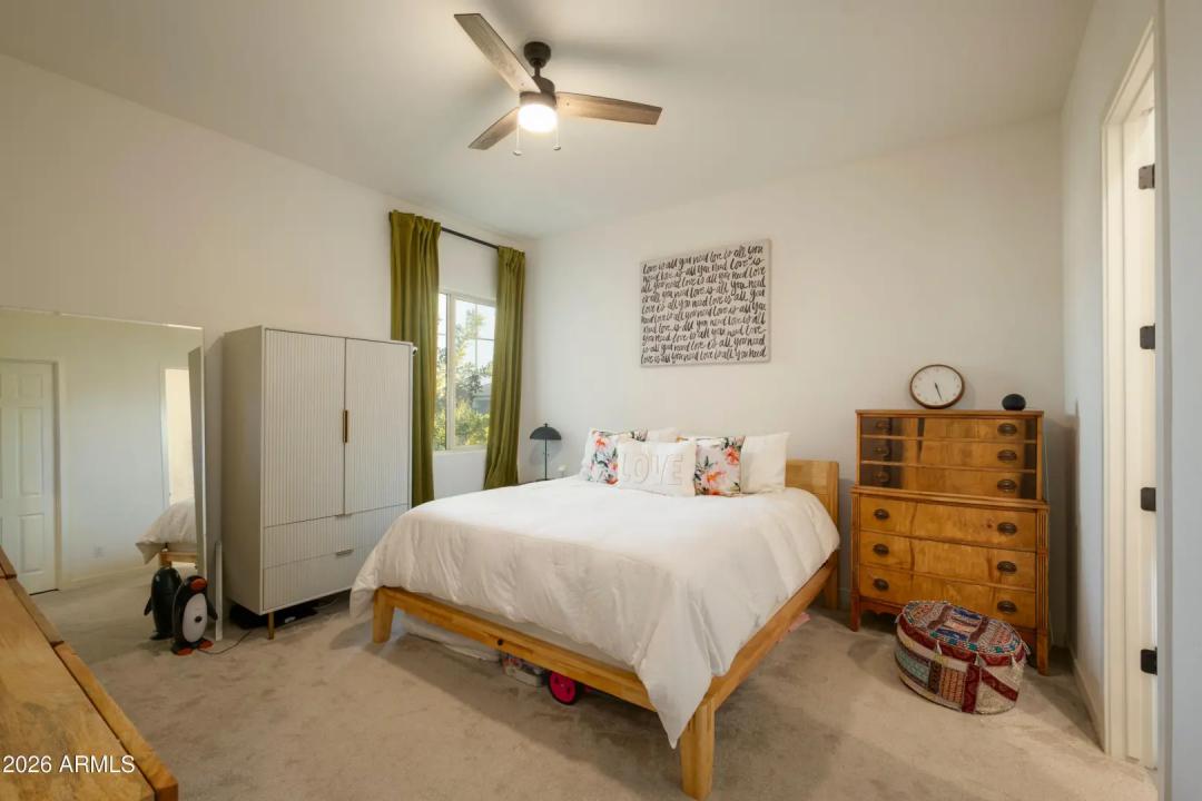 Real Estate Picture 24