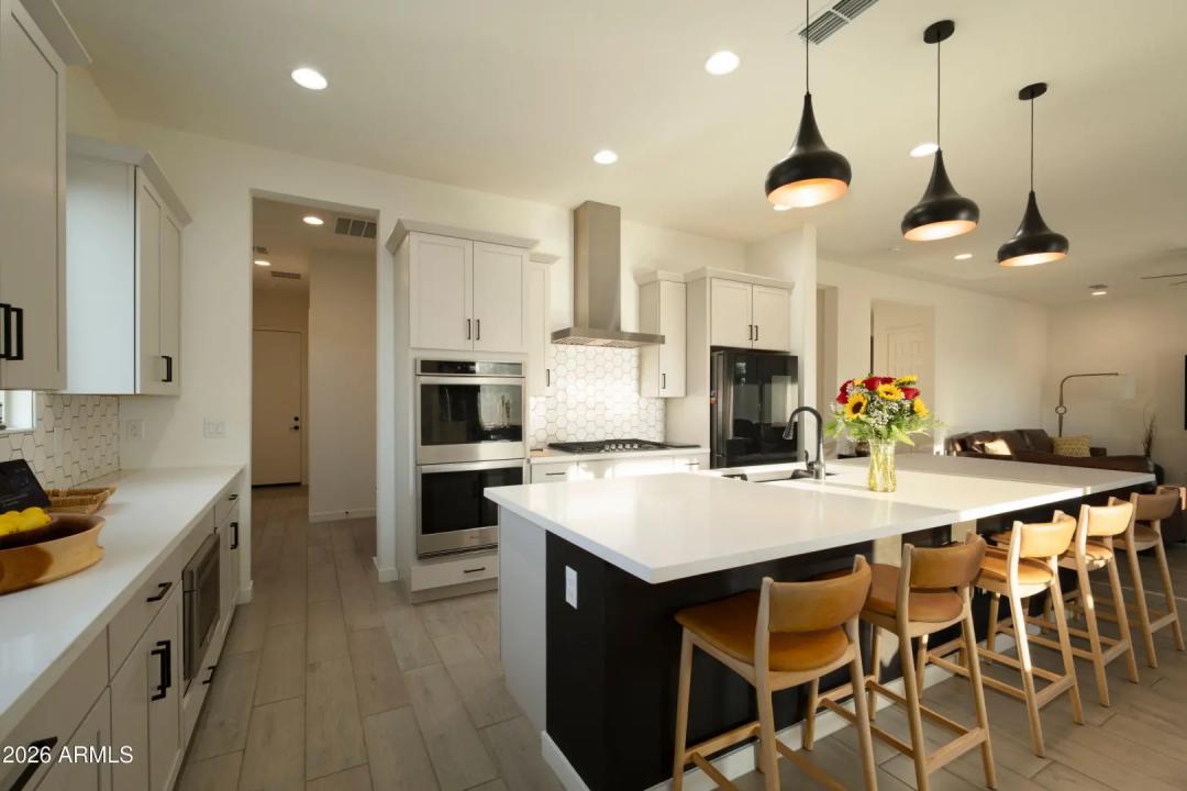 Real Estate Picture 9