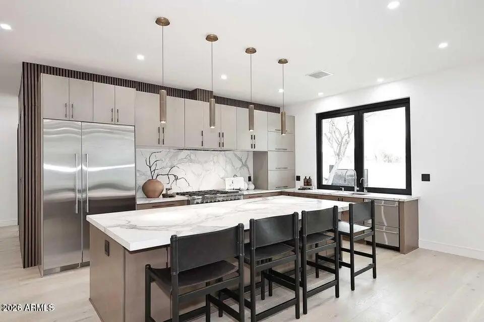 Real Estate Picture 3