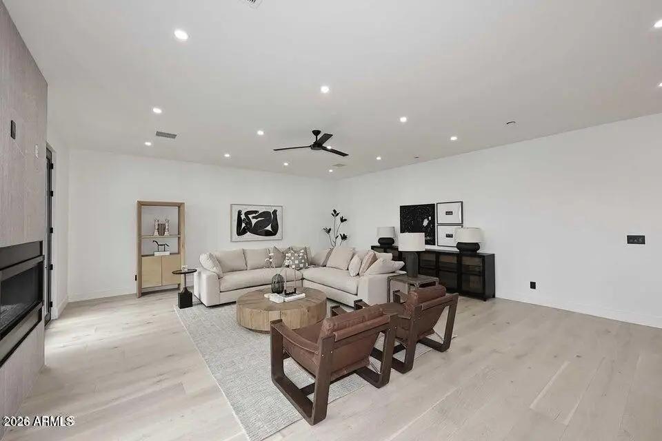 Real Estate Picture 8