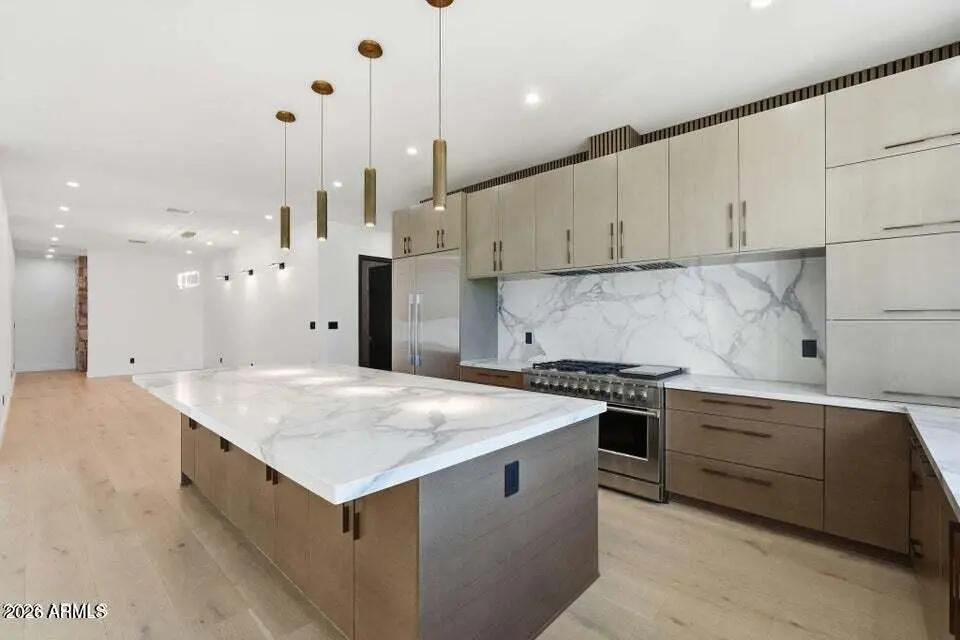 Real Estate Picture 12