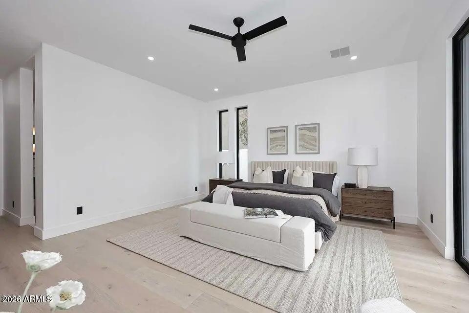 Real Estate Picture 16