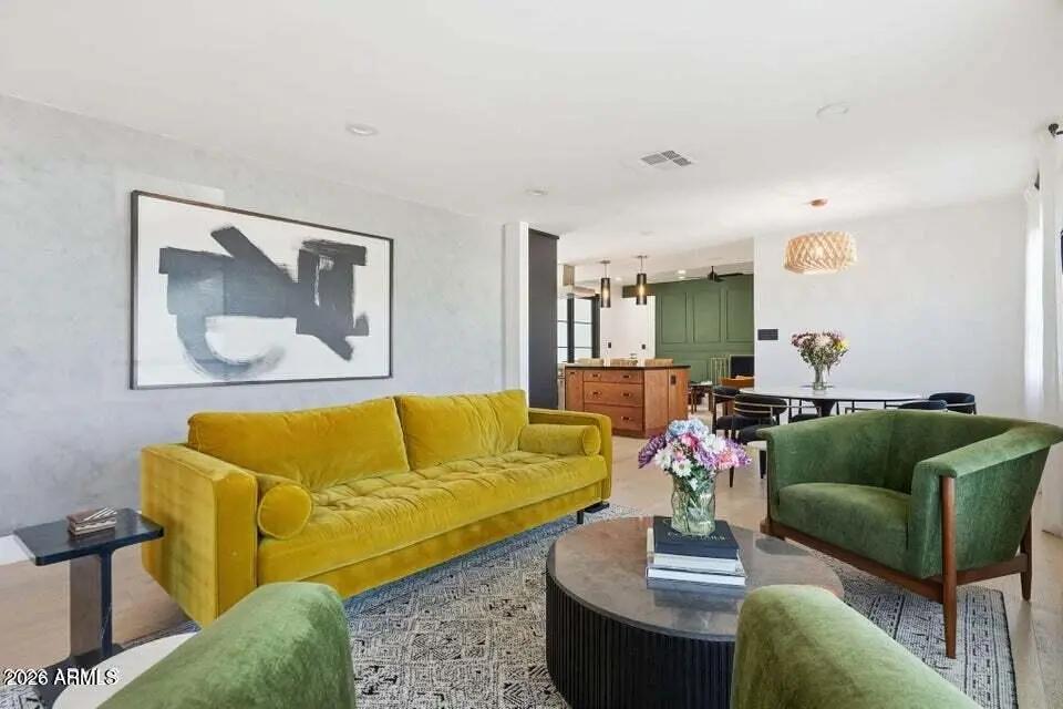 Real Estate Picture 4