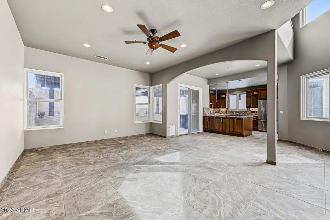 Real Estate Picture 3
