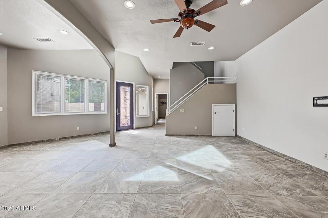 Real Estate Picture 5