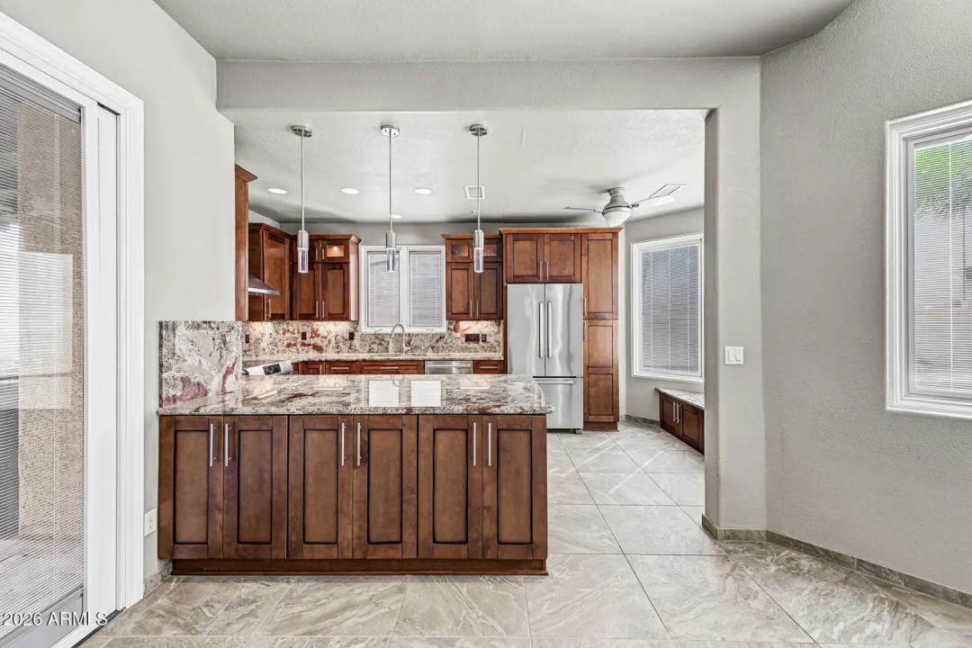 Real Estate Picture 8