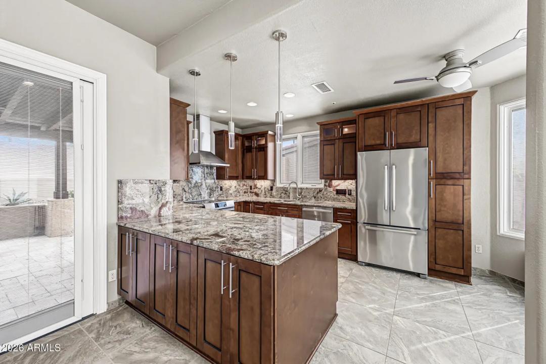 Real Estate Picture 9