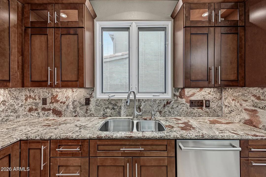Real Estate Picture 11