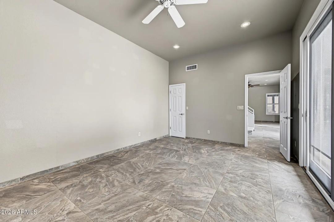Real Estate Picture 18