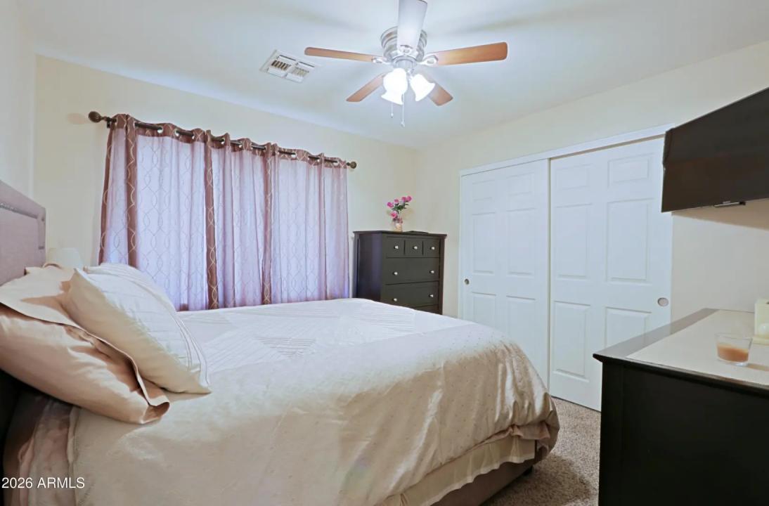 Real Estate Picture 14
