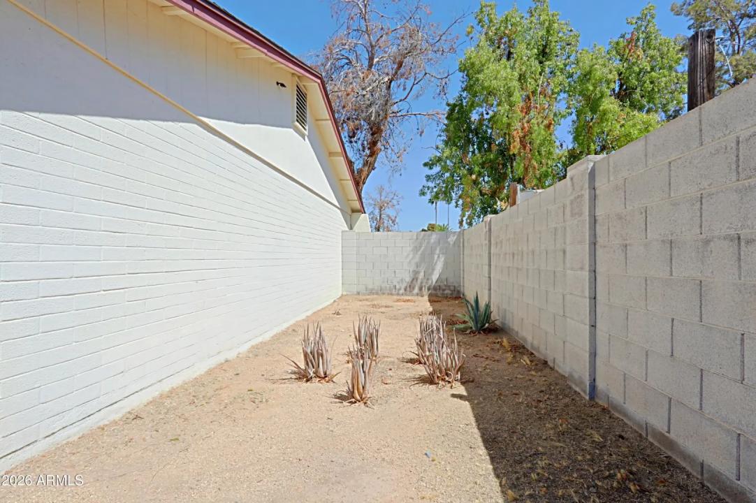 Real Estate Picture 21