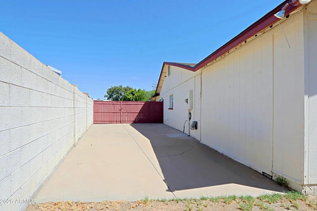 Real Estate Picture 25