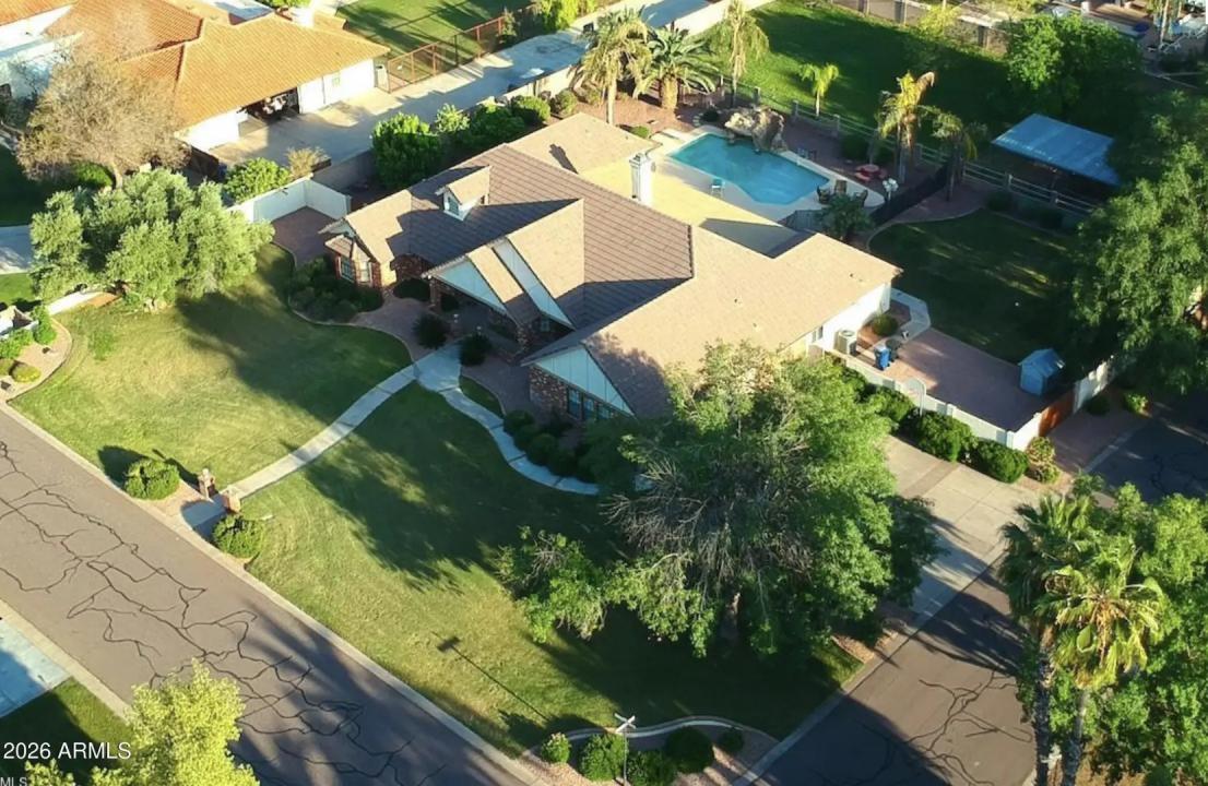 Real Estate Picture 18