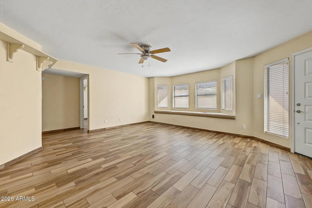 Real Estate Picture 3