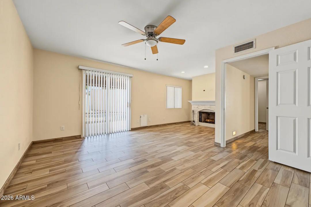 Real Estate Picture 13