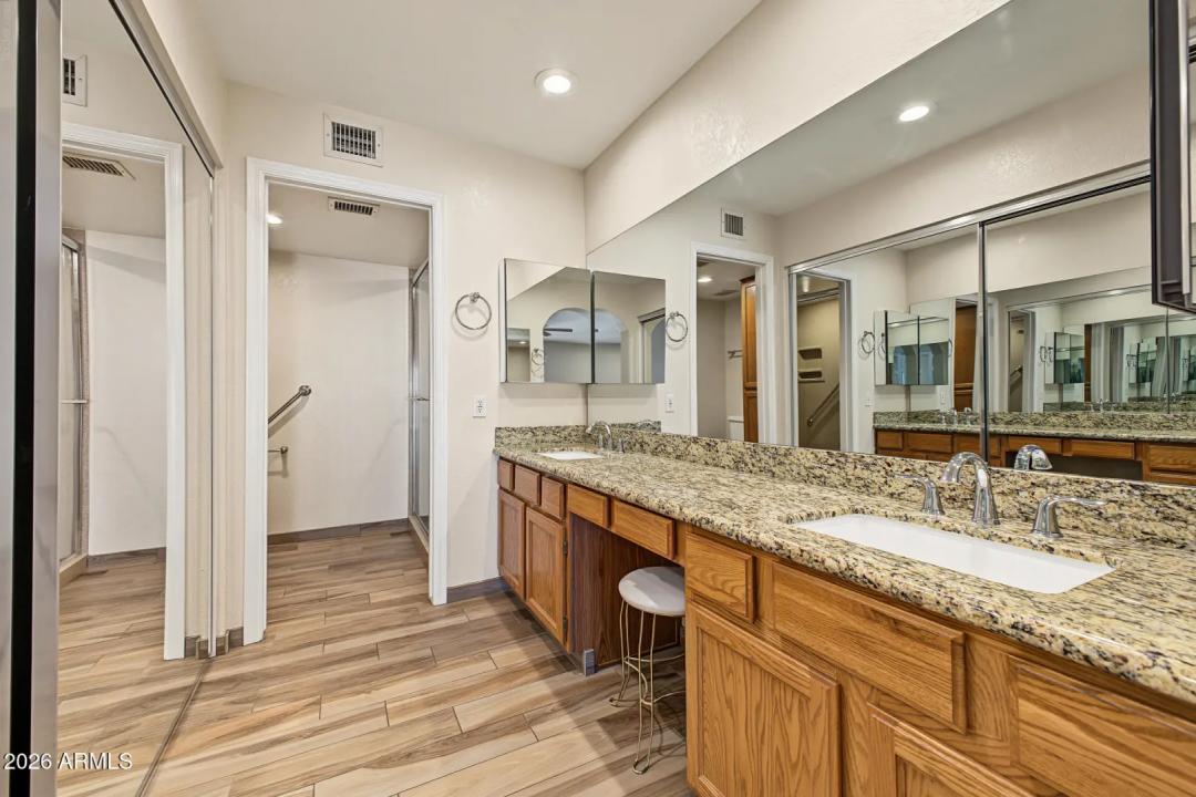 Real Estate Picture 17