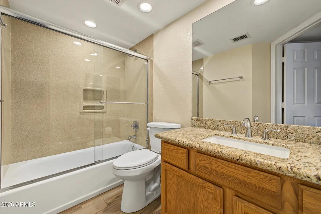 Real Estate Picture 21