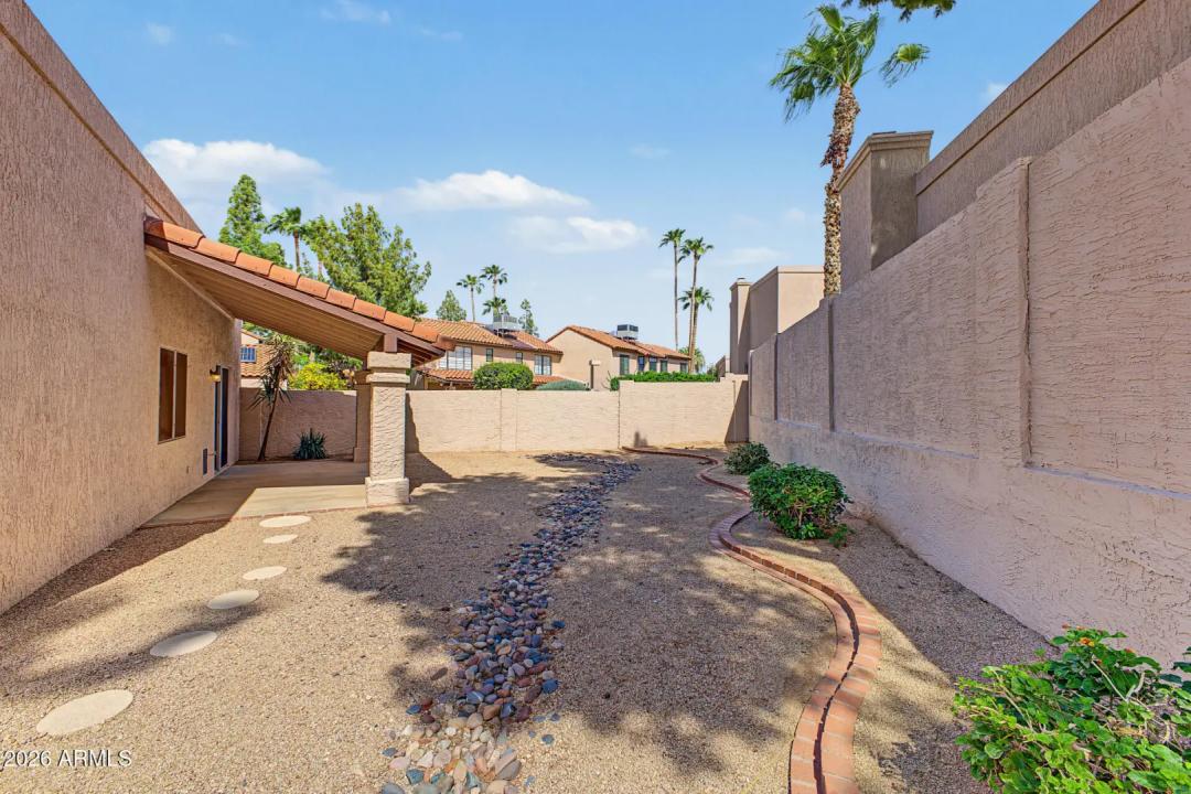 Real Estate Picture 25