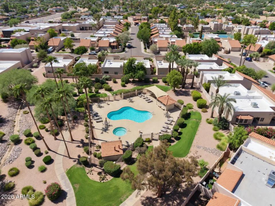 Real Estate Picture 30