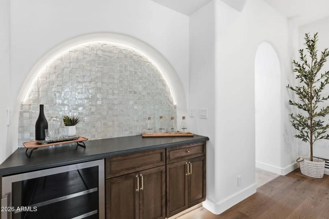 Real Estate Picture 33