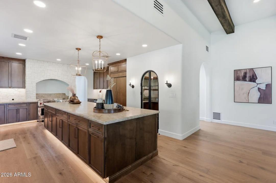 Real Estate Picture 16