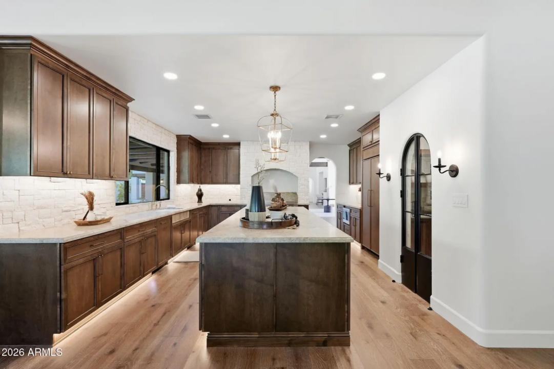 Real Estate Picture 19