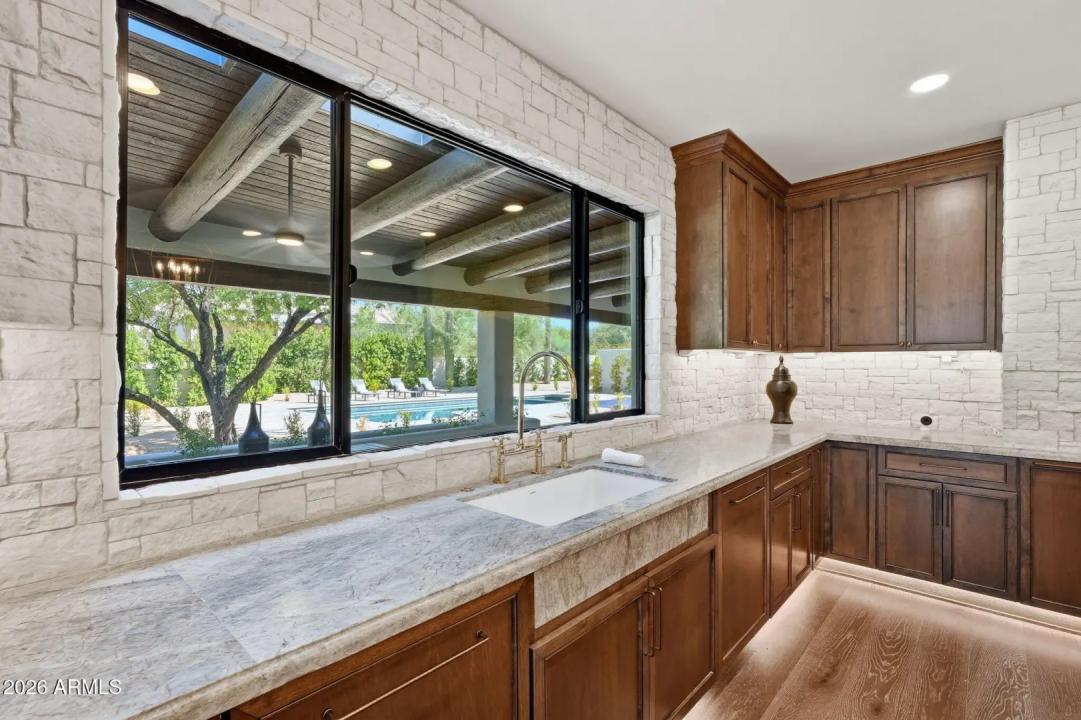 Real Estate Picture 21