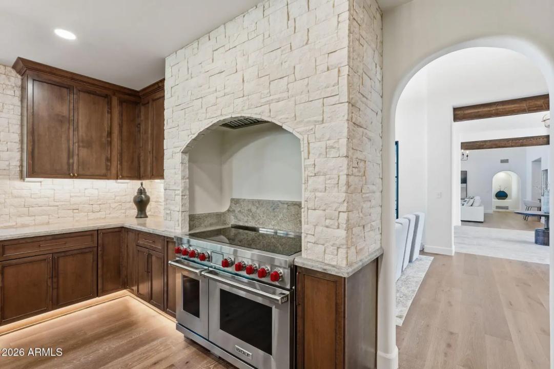Real Estate Picture 20